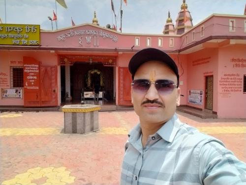 सुन्दर पंचमुखी हनुमान जी का मंदिर है